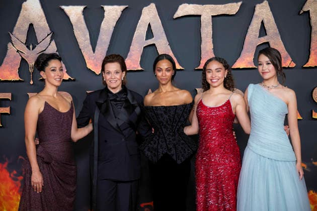 « Avatar: Fire And Ash » European Premiere - Paris Oona Castilla Chaplin, Sigourney Weaver, Zoe Saldana, Bailey Bass and Trinity Jo-Li Bliss attend the Avatar: Fire And Ash European Premiere on December 05, 2025 in Boulogne-Billancourt, near Paris, France. Photo by Eliot Blondet ABACAPRES.COM Paris France France  Copyright: xBlondetxEliot ABACAx