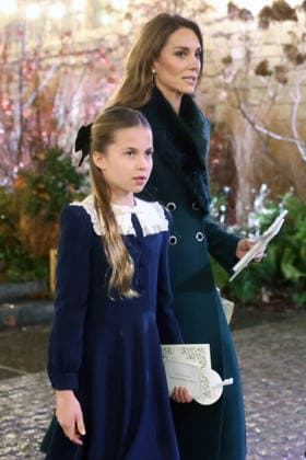. 05 12 2025. London, United Kingdom. Prince William and Kate Middleton , the Prince and Princess of Wales, with their children Prince George, Princess Charlotte and Prince Louis at the Together at Christmas carol service at Westminster Abbey in London.  xPicturexbyxxi-Imagesx xPoolx IIM-26438-0082