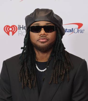 iHeartRadio 102.7 KIIS FM s Jingle Ball 2025 - Arrivals Leon Thomas III attends iHeartRadio 102.7 KIIS FM s Jingle Ball 2025 at Intuit Dome on December 05, 2025 in Los Angeles, California. Inglewood INTUIT DOME California USA Copyright: xCraSH imageSPACEx