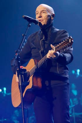 Midge Ure live at the 31 Night of the Proms 2025 in the Barclays Arena Hamburg, 05 12 2025 Foto:xgbrcix xFuturexImagex notp_hh_5203