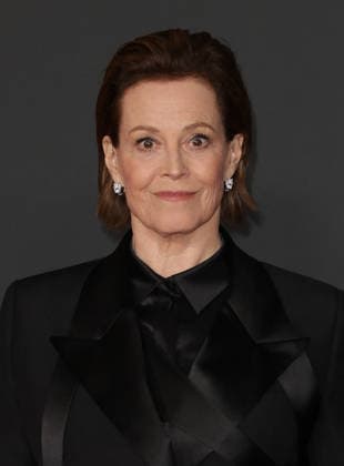 Sigourney Weaver Avant première du film Avatar Fire and Ash Avatar de Feu et de Cendres à la Seine Musicale de Boulogne Billancourt le 5 décembre 2025 Coadic Guirec Bestimage Preview screening of the film Avatar Fire and Ash at the Seine Musicale in Boulogne Billancourt on December 5, 2025 Paris France  Copyright: xCOADICxGUIRECx xBESTIMAGExCOADICxGUIRECx xBESTIMAGEx