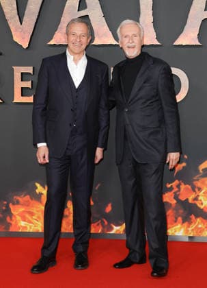 Bob Iger et James Cameron Avant première du film Avatar Fire and Ash Avatar de Feu et de Cendres à la Seine Musicale de Boulogne Billancourt le 5 décembre 2025 Coadic Guirec Bestimage Preview screening of the film Avatar Fire and Ash at the Seine Musicale in Boulogne Billancourt on December 5, 2025 Paris France  Copyright: xCOADICxGUIRECx xBESTIMAGExCOADICxGUIRECx xBESTIMAGEx