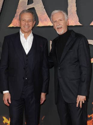 Bob Iger et James Cameron Avant première du film Avatar Fire and Ash Avatar de Feu et de Cendres à la Seine Musicale de Boulogne Billancourt le 5 décembre 2025 Coadic Guirec Bestimage Preview screening of the film Avatar Fire and Ash at the Seine Musicale in Boulogne Billancourt on December 5, 2025 Paris France  Copyright: xCOADICxGUIRECx xBESTIMAGExCOADICxGUIRECx xBESTIMAGEx