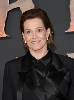 Sigourney Weaver Avant première du film Avatar Fire and Ash Avatar de Feu et de Cendres à la Seine Musicale de Boulogne Billancourt le 5 décembre 2025 Coadic Guirec Bestimage Preview screening of the film Avatar Fire and Ash at the Seine Musicale in Boulogne Billancourt on December 5, 2025 Paris France  Copyright: xCOADICxGUIRECx xBESTIMAGExCOADICxGUIRECx xBESTIMAGEx