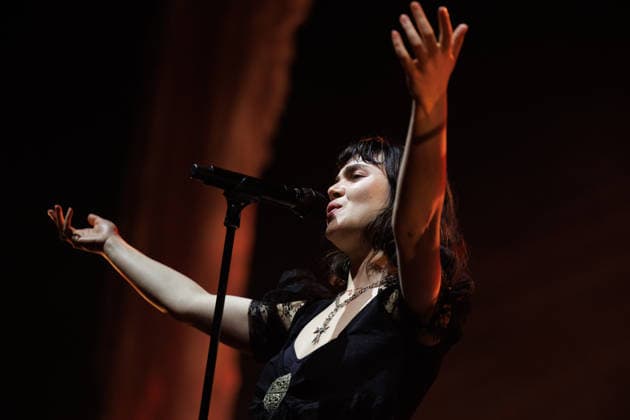 The Last Dinner Party performs in Brighton, UK Brighton, UK, The Last Dinner Party, Friday 5 December 2025 at Brighton Centre. Persons pictured: Abigail Morris lead vocals, Credit:Andy Sturmey Avalon United Kingdom  Copyright: xAndyxSturmeyx xAvalonx 1056857990