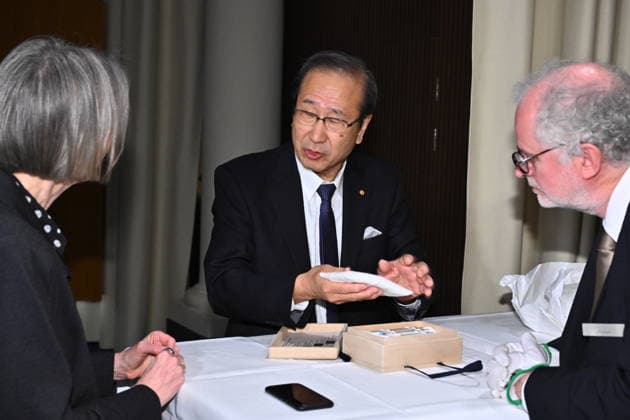 Susumu Kitagawa, laureate in chemistry, donates a personal item to the Nobel Museum in Stockholm, Sweden, December 6, 2025 STOCKHOLM SWEDEN x10090x  Copyright: xClaudioxBresciani TTx NOBEL CHAIRS ARE SIGNED BY THE PRIZE WINNERS qN-NgS9yM9s