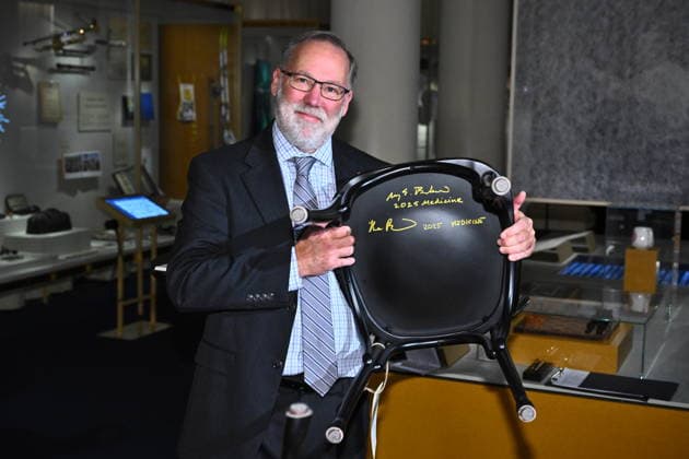 Fred Ramsdell, laureate in medicine, signs the Nobel Chairs at the Nobel Museum in Stockholm, Sweden, December 6, 2025 STOCKHOLM SWEDEN x10090x  Copyright: xClaudioxBresciani TTx NOBEL CHAIRS ARE SIGNED BY THE PRIZE WINNERS 9mO9FnusdNU
