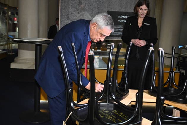Joel Mokyr, laureate in economics, signs the Nobel chairs at the Nobel Museum in Stockholm, Sweden, December 6, 2025 STOCKHOLM SWEDEN x10090x  Copyright: xClaudioxBresciani TTx NOBEL CHAIRS ARE SIGNED BY THE PRIZE WINNERS 61aeUdlOCPE