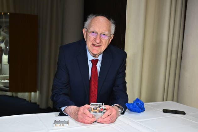 John Clarke, laureate in physics, donates a personal item to the Nobel Museum in Stockholm, Sweden, December 6, 2025 STOCKHOLM SWEDEN x10090x  Copyright: xClaudioxBresciani TTx NOBEL CHAIRS ARE SIGNED BY THE PRIZE WINNERS sIyxB0MehOs