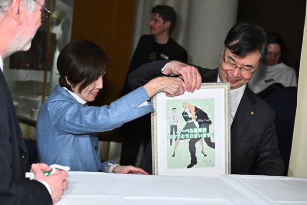 Shimon Sakaguchi, laureate in medicine, donates a personal item to the Nobel Museum in Stockholm, Sweden, December 6, 2025 STOCKHOLM SWEDEN x10090x  Copyright: xClaudioxBresciani TTx NOBEL CHAIRS ARE SIGNED BY THE PRIZE WINNERS cLhy9ct8pMY