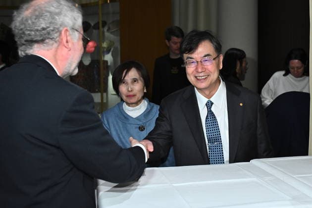 Shimon Sakaguchi, laureate in medicine, donates a personal item to the Nobel Museum in Stockholm, Sweden, December 6, 2025 STOCKHOLM SWEDEN x10090x  Copyright: xClaudioxBresciani TTx NOBEL CHAIRS ARE SIGNED BY THE PRIZE WINNERS pQGf59uu6Wk