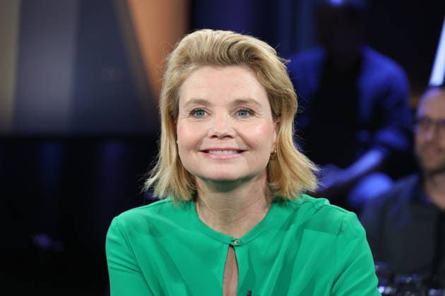 Annette Frier, actress, guest on the NDR Talk Show on 5 12 2025, photo session before the broadcast in the 3 program of NDR television in the Hamburg Lokstedt television studio