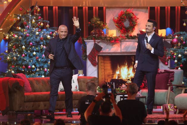 The Great Christmas Show 2025 Presenter Giovanni Zarrella and Eros Ramazzotti Italian pop singer, songwriter and music producer The Great Christmas Show presented by Giovanni Zarrella ZDF Live broadcast from 04 12 2025 in the Baden Arena Offenburg Offenburg, Baden Württemberg, Germany