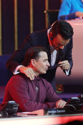Die große Weihnachtsshow 2025 Presenter Giovanni Zarrella with Andreas Gabalier Austrian singer of popular music, who is on the donation phone Die große Weihnachtsshow präsentiert von Giovanni Zarrella ZDF Live Sendung vom 04 12 2025 in der Baden Arena Offenburg Offenburg, Baden Württemberg, Germany
