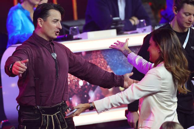 The Great Christmas Show 2025 Andreas Gabalier Austrian singer of popular music welcomes Jana Ina Zarrella The Great Christmas Show presented by Giovanni Zarrella ZDF Live broadcast from 04 12 2025 in the Baden Arena Offenburg Offenburg, Baden Württemberg, Germany