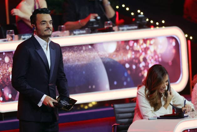 Die große Weihnachtsshow 2025 Moderator Giovanni Zarrella Die große Weihnachtsshow präsentiert von Giovanni Zarrella ZDF Live Sendung vom 04 12 2025 in der Baden Arena Offenburg Offenburg, Baden Württemberg, Germany