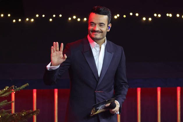 Die große Weihnachtsshow 2025 Moderator Giovanni Zarrella Die große Weihnachtsshow präsentiert von Giovanni Zarrella ZDF Live Sendung vom 04 12 2025 in der Baden Arena Offenburg Offenburg, Baden Württemberg, Germany