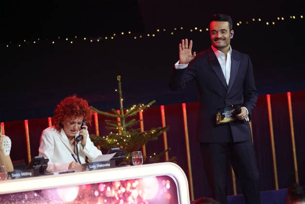 Die große Weihnachtsshow 2025 Moderator Giovanni Zarrella Die große Weihnachtsshow präsentiert von Giovanni Zarrella ZDF Live Sendung vom 04 12 2025 in der Baden Arena Offenburg Offenburg, Baden Württemberg, Germany