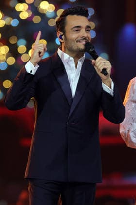 Die große Weihnachtsshow 2025 Moderator Giovanni Zarrella Die große Weihnachtsshow präsentiert von Giovanni Zarrella ZDF Live Sendung vom 04 12 2025 in der Baden Arena Offenburg Offenburg, Baden Württemberg, Germany
