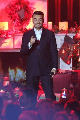 Die große Weihnachtsshow 2025 Moderator Giovanni Zarrella Die große Weihnachtsshow präsentiert von Giovanni Zarrella ZDF Live Sendung vom 04 12 2025 in der Baden Arena Offenburg Offenburg, Baden Württemberg, Germany