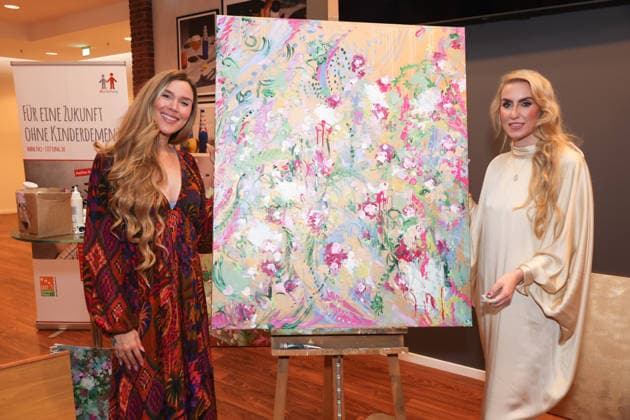 British soul pop singer and actress Joss Stone, real name Joscelyn Eve Stoker, used a performance at the Night of the Proms at Barclays Arena in Hamburg to raise awareness of childhood dementia She is an ambassador for the NCL Foundation Before the show, she and artist Juliane Golbs painted a picture to be auctioned off for the benefit