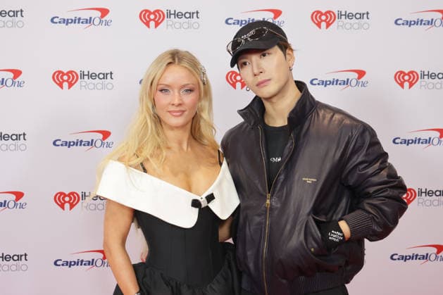 iHeartRadio 102.7 KIIS FM s Jingle Ball 2025 - Arrivals Zara Larsson and Jackson Wang attend iHeartRadio 102.7 KIIS FM s Jingle Ball 2025 at Intuit Dome on December 05, 2025 in Los Angeles, California. Inglewood Intuit Dome California USA Copyright: xCraSH imageSPACEx