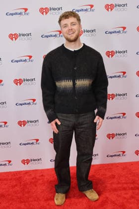 iHeartRadio 102.7 KIIS FM s Jingle Ball 2025 - Arrivals Alex Warren attends iHeartRadio 102.7 KIIS FM s Jingle Ball 2025 at Intuit Dome on December 05, 2025 in Los Angeles, California. Inglewood Intuit Dome California USA Copyright: xCraSH imageSPACEx