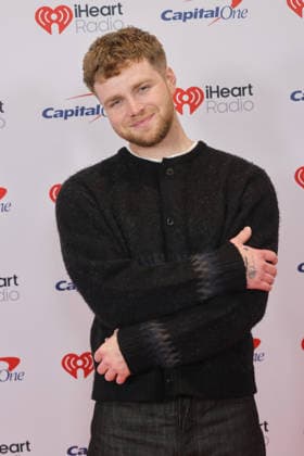 iHeartRadio 102.7 KIIS FM s Jingle Ball 2025 - Arrivals Alex Warren attends iHeartRadio 102.7 KIIS FM s Jingle Ball 2025 at Intuit Dome on December 05, 2025 in Los Angeles, California. Inglewood Intuit Dome California USA Copyright: xCraSH imageSPACEx