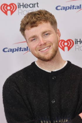 iHeartRadio 102.7 KIIS FM s Jingle Ball 2025 - Arrivals Alex Warren attends iHeartRadio 102.7 KIIS FM s Jingle Ball 2025 at Intuit Dome on December 05, 2025 in Los Angeles, California. Inglewood Intuit Dome California USA Copyright: xCraSH imageSPACEx