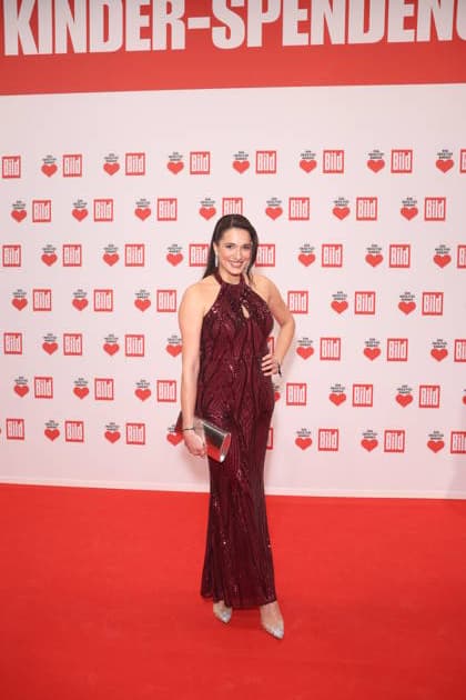 Donation gala Ein Herz für Kinder 2025 Sally Özcan at the TV donation gala Ein Herz für Kinder at Studio Adlershof on 06 12 2025 in Berlin Copyright: xEventpressxKochanx