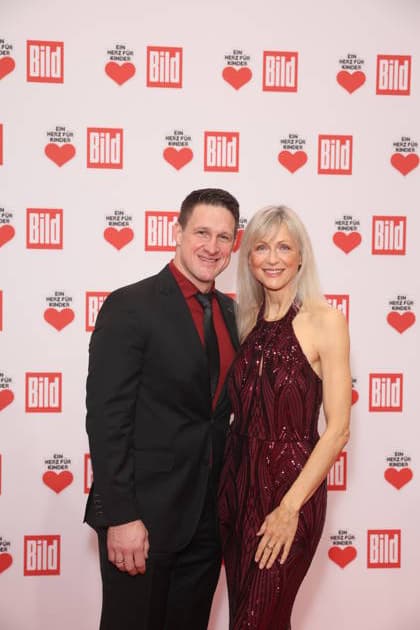 Donation gala Ein Herz für Kinder 2025 Matthias Steiner and Inge Posmyk at the TV donation gala Ein Herz für Kinder at Studio Adlershof on 06 12 2025 in Berlin Copyright: xEventpressxKochanx