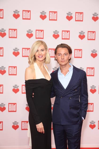 Donation gala A Heart for Children 2025 Janna Ensthaler and Jonas Gnauck at the TV donation gala A Heart for Children at Studio Adlershof on 06 12 2025 in Berlin Copyright: xEventpressxKochanx