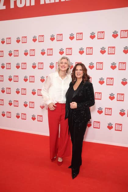 Donation gala A Heart for Children 2025 Britta Heidemann and Katarina Witt at the TV donation gala A Heart for Children at Studio Adlershof on 06 12 2025 in Berlin Copyright: xEventpressxKochanx