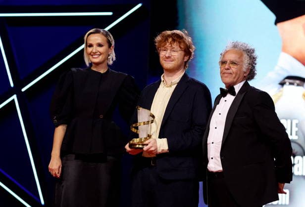 Julia Ducournau, Oscar Hudson, Prix de la Mise en Scène, Hakim Belabbès at the closing ceremony of the 22nd Marrakech International Film Festival, Morocco, on December 6, 2025 Dominique Jacovides Bestimage Closing ceremony of the 22nd Marrakech International Film Festival, Morocco, on December 6, 2025 Marrakech Maroc  Copyright: xDOMINIQUExJACOVIDESx xBESTIMAGExDOMINIQUExJACOVIDESx xBESTIMAGEx