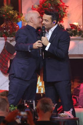 The Great Christmas Show 2025 Presenter Giovanni Zarrella and Eros Ramazzotti Italian pop singer, songwriter and music producer The Great Christmas Show presented by Giovanni Zarrella ZDF Live broadcast from 04 12 2025 in the Baden Arena Offenburg Offenburg, Baden Württemberg, Germany