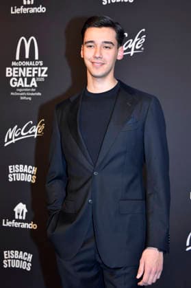 Diego Pooth at the 20th McDonald s Benefit Gala in aid of the McDonald s Childrens Aid Foundation at the Eisbach Studios in Munich, 06 12 2025 Foto:xB.xInsingerx xFuturexImagex mcdonalds_5314