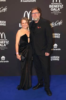 Nova Meierhenrich and Brian Bojsen at the 20 McDonald s Benefit Gala in aid of the McDonald s Childrens Aid Foundation at Eisbach Studios Munich, 06 12 2025 Foto:xAgenturxWehnertx xGränzdörferx xFuturexImagex mcdonalds_5345