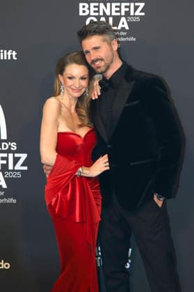 Jana Schölermann with husband Thore Schölermann at the 20 McDonald s Benefit Gala in aid of the McDonald s Childrens Aid Foundation at the Eisbach Studios in Munich, 06 12 2025 Foto:xAgenturxWehnertx xGränzdörferx xFuturexImagex mcdonalds_5377
