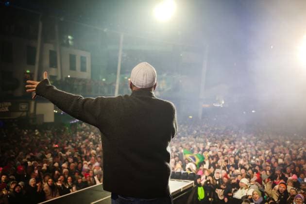 06 12 2025, Schladming, AUT, On the road in Styria, Ski Opening 2025, Surprise performance, DJ Ötzi, Backstreet Boys, in the picture DJ Ötzi, Gerry Friedle,