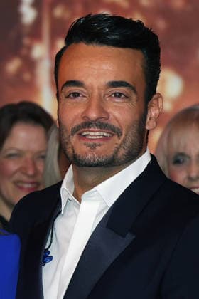 Die große Weihnachtsshow 2025 Moderator Giovanni Zarrella Die große Weihnachtsshow präsentiert von Giovanni Zarrella ZDF Live Sendung vom 04 12 2025 in der Baden Arena Offenburg Offenburg, Baden Württemberg, Germany