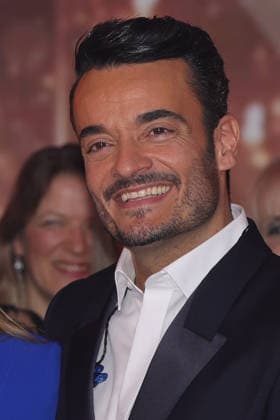 Die große Weihnachtsshow 2025 Moderator Giovanni Zarrella Die große Weihnachtsshow präsentiert von Giovanni Zarrella ZDF Live Sendung vom 04 12 2025 in der Baden Arena Offenburg Offenburg, Baden Württemberg, Germany