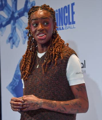 Capital s Jingle Bell Ball 2025 With Barclaycard Sunday - Arrivals Cat Burns attends Capital s Jingle Bell Ball 2025 at The O2 Arena on December 07, 2025 in London, England., Credit:Jules Annan Avalon  Copyright: xJulesxAnnanx xAvalonx 1057408272