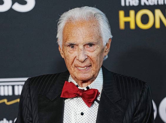 Bill Conti arrives on the red carpet for the 48th annual Kennedy Center Honors at the Kennedy Center in Washington DC on Sunday, December 7, 2025. President Donald Trump will host this years event, which honors songwriter George Strait, actors Michael Crawford and Sylvester Stallone, singer Gloria Gaynor, and the rock band KISS.  WAP20251207815 BONNIExCASH