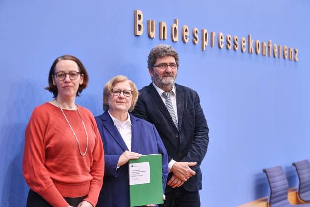 Berlin, Germany, 08 12 2025 Federal Press Conference Rule of law under pressure Intimidation of civil society and media DIMR Human Rights Report Claudia Kittel, Head of the Monitoring Body for the UN Convention on the Rights of the Child, DIMR, Beate Rudolf, Director of the German Institute for Human Rights DIMR , Michael Windfuhr, Deputy Director, DIMR Copyright: xdtsxNachrichtenagenturx dts_98515