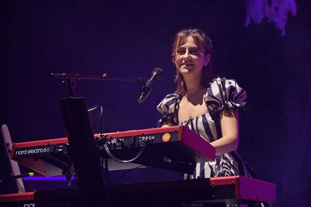 The Last Dinner Party performing at Brixton Academy LONDON, ENGLAND - DECEMBER 07: Aurora Nishevci of ˜The Last Dinner Party™ performing at Brixton Academy on December 07, 2025 in London, England. CAP MAR MAR Great Britain Copyright: xMartinxHarris CapitalxPicturesx