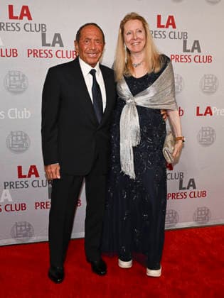 December 7, 2025, Los Angeles, California, USA: Canadian and American singer, songwriter, and actor PAUL ANKA and Executive Director od the Loa Angeles Press Club DIANA LJUNGAEUS ttend the Los Angeles Press Club presents the 18th Annual National Arts & Entertainment Journalism Awards Gala: RED CARPET. Los Angeles USA - ZUMAb173 20251207_aap_b173_030 Copyright: xBillyxBennightx