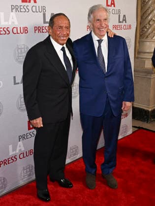 December 7, 2025, Los Angeles, California, USA: Canadian and American singer, songwriter, and actor PAUL ANKA and American actor HENRY WINKLER attend the Los Angeles Press Club presents the 18th Annual National Arts & Entertainment Journalism Awards Gala: RED CARPET. Los Angeles USA - ZUMAb173 20251207_aap_b173_034 Copyright: xBillyxBennightx