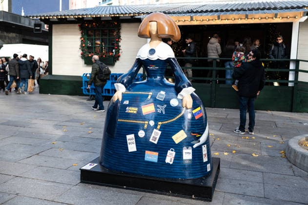 Meninas Madrid Gallery exhibition in Madrid, Spain - 07 Dec 2025 A sculpture in the shape of the figures of the painter Velázquez Las Menina is seen during the Meninas Madrid Gallery exhibition. Madrid Spain Copyright: xAtilanoxGarciax xSOPAxImagesx photo02621