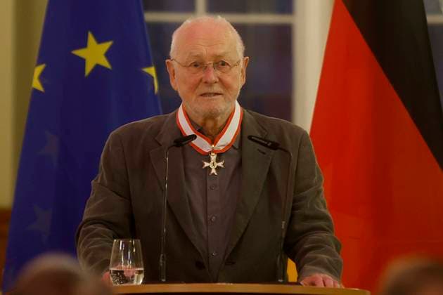 09 12 2025, Teacher Detlef Mücke, retrospective award of the Order of Merit of the State of Berlin in the Rotes Rathaus in Berlin by Kai Wegner, Governing Mayor, Berlin Germany, Germany