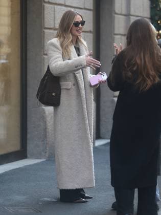 Milan, Photo by Paolo Della Bella. Chiara Ferragni with friends strolling through the fashion district.  Copyright: xPaoloxDellaxBellax xipa-agency.netx xPAOLOxDELLAxBELLAx IPA_Agency_IPA68969998